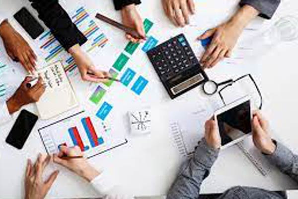 MANAGEMENT & COMMERCE